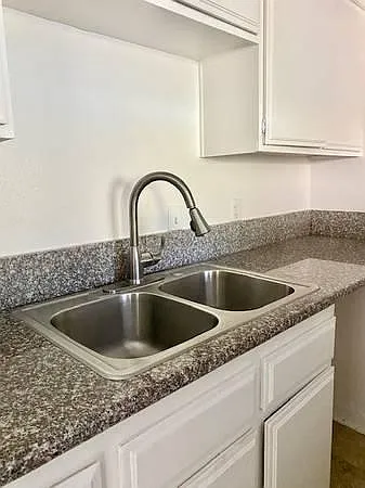 382 N Avenue 52 #202 — Photo 4