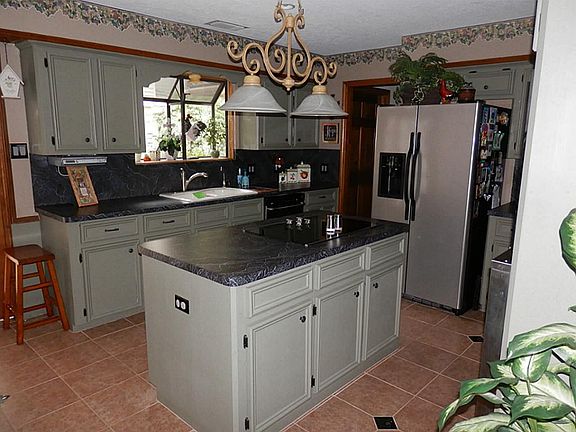 Lots of natural light in Kitchen