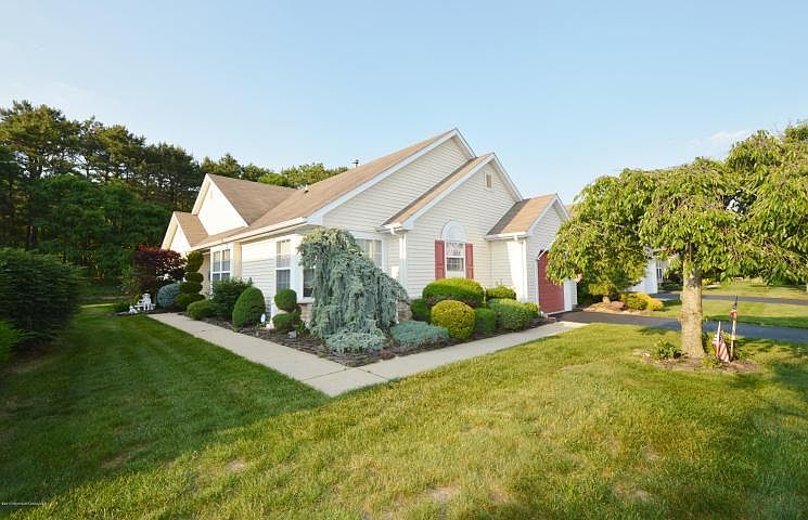 1st image of 2494 Woodbine Ln