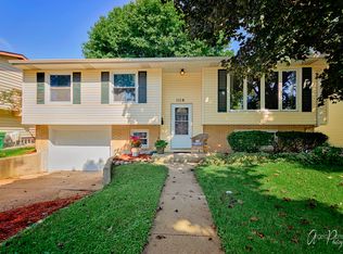 1116 Valley Stream Dr, Wheeling, IL 60090