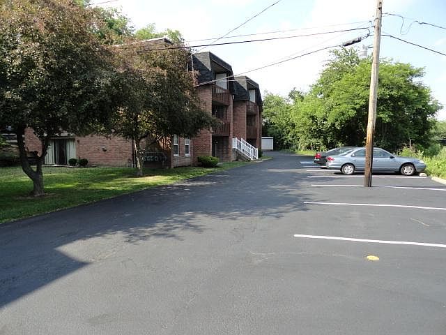 2nd image of 2850 Washington Blvd