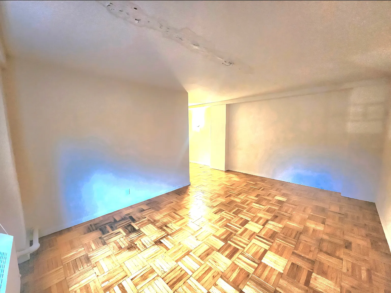 1 bed, 879 sqft, $2,555 — Photo 4