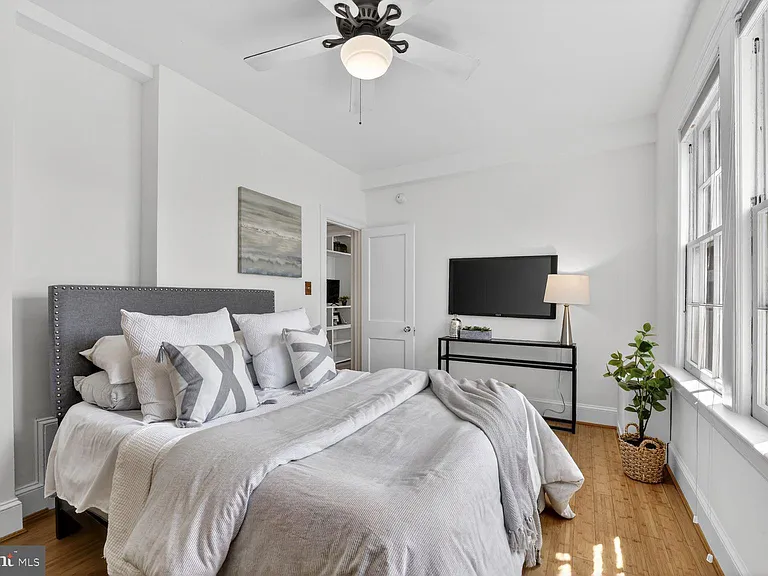 2707 Adams Mill Rd NW #400 — Photo 21
