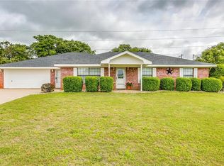 2425 Presidential Dr, Cleburne, TX 76031