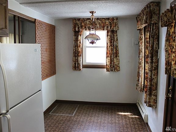 5th image of 11241 Woodley Ave S