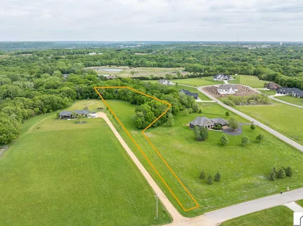 275 Summerfield Trl, Mankato, MN 56001