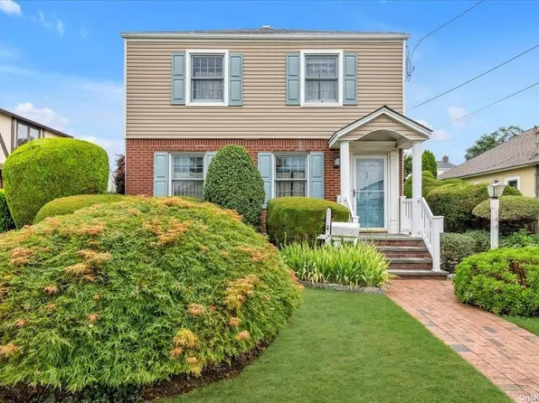144 Fairfield Avenue, Mineola, NY 11501