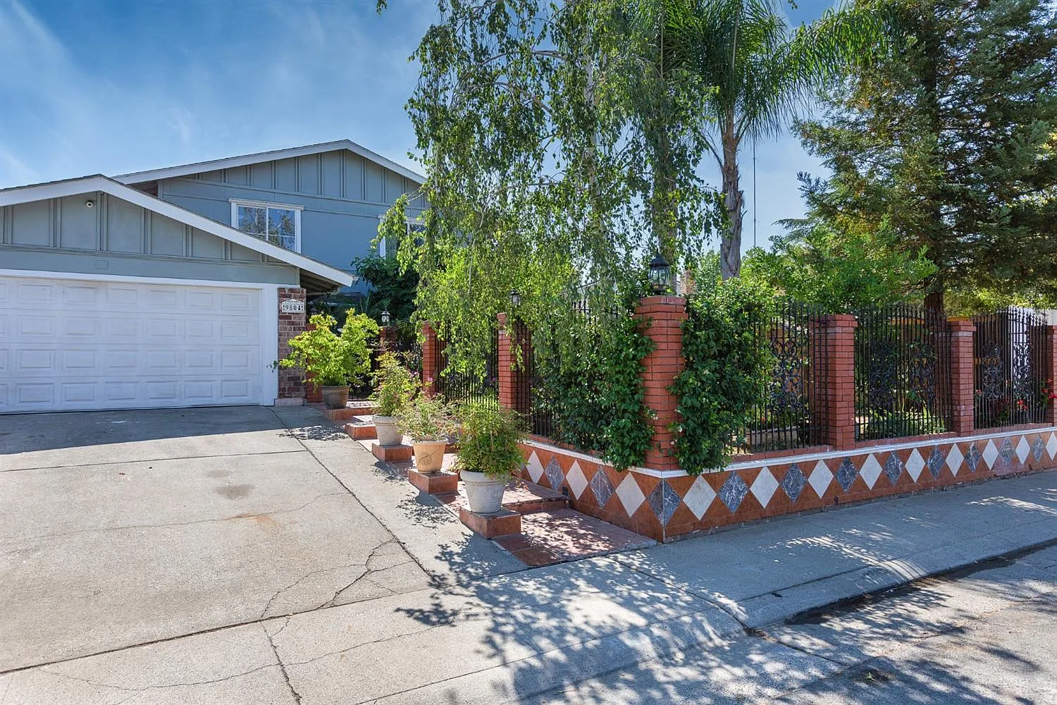 9804 Bexley Dr photo 1