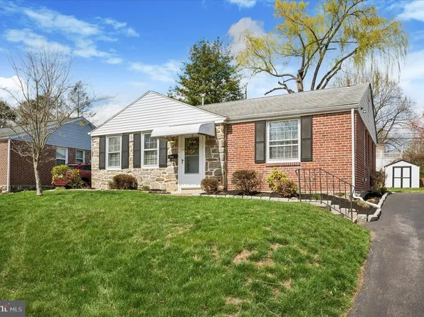 5239 Arrowhead Ln, Drexel Hill, PA 19026