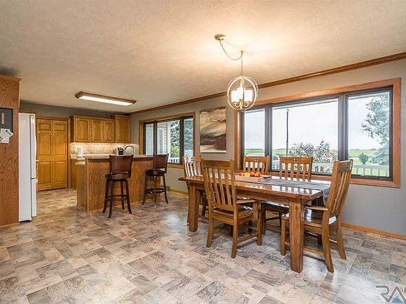 3rd image of 27015 Reynolds Pl