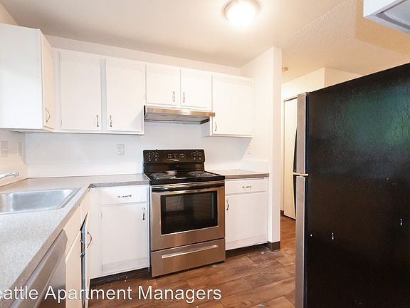 4th image of 19856 25th Ave NE APT A