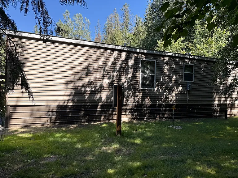 136 Cedar Hl — Photo 24
