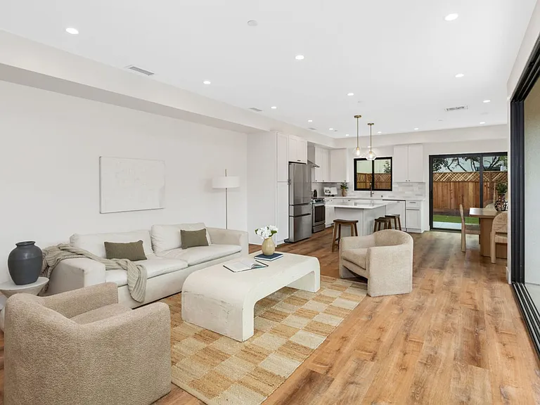 243 Dahlia Ave — Photo 7