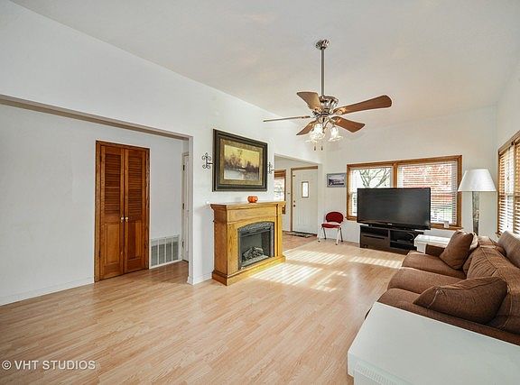 2nd image of 1414 Broadway St