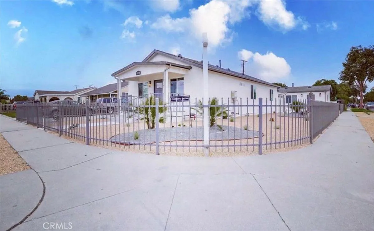 3 bed, 2.0 bath, 2600 sqft, $4,000 — Photo 2