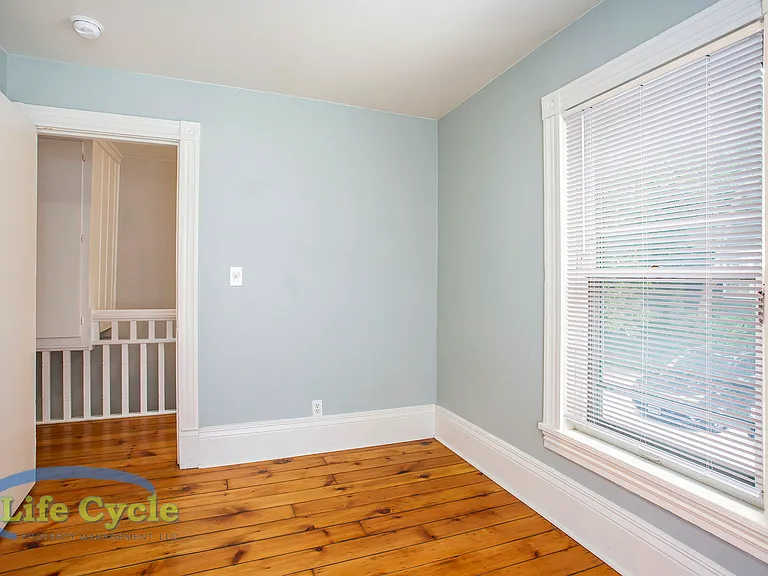 335 Washington St SE — Photo 32