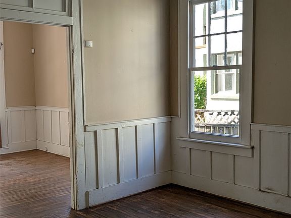 4th image of 711 Arsenal Pl