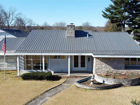 1309 S Main St, Clinton, IN 47842