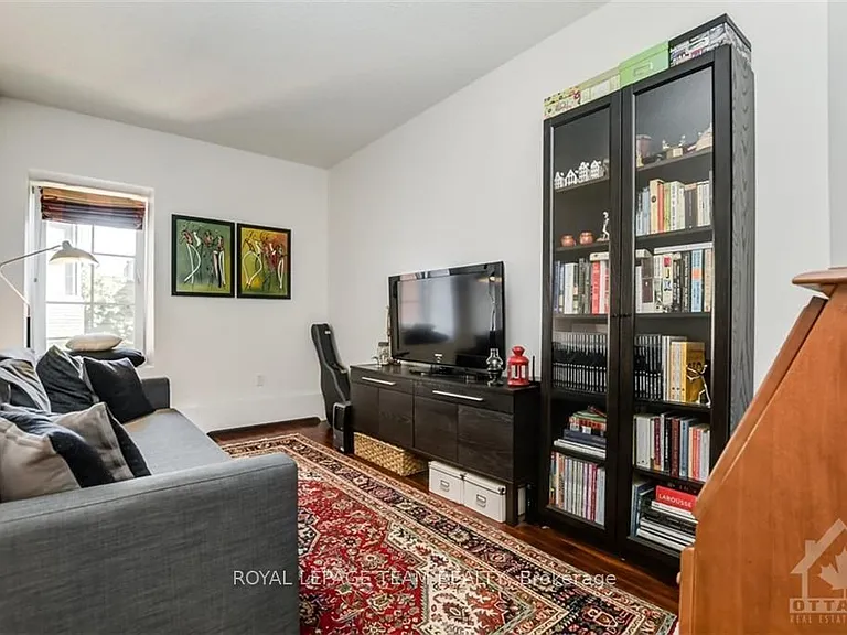 10 Clarence St #3 — Photo 17