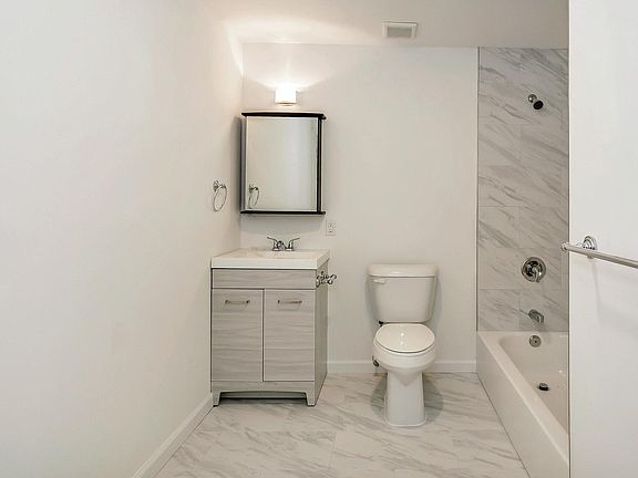2nd image of 43 Mineola Ave #3