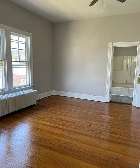 604 Mountain Ave SW #3 — Photo 5