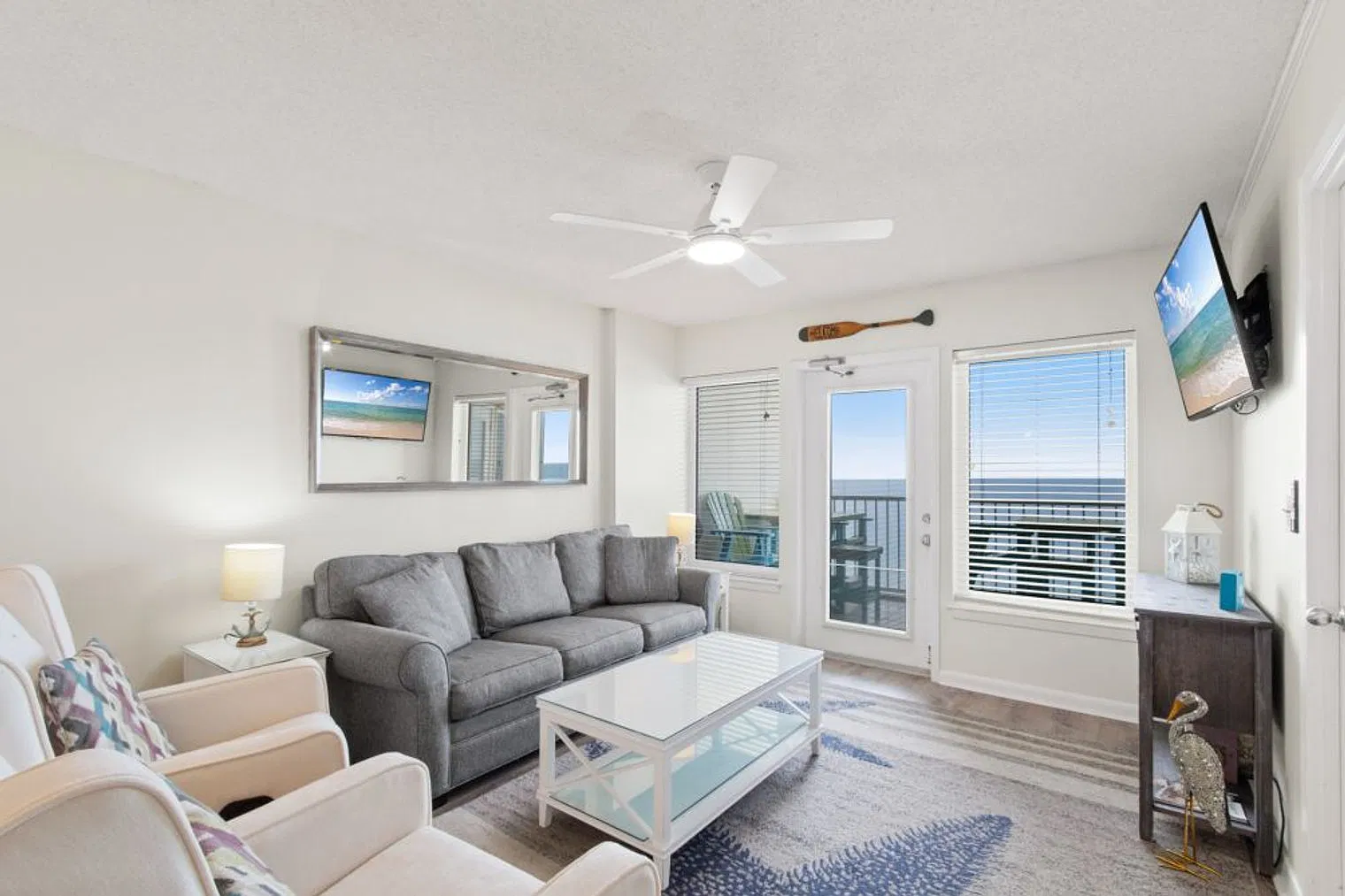 2 bed, 2.0 bath, 936 sqft, $8,444 — Photo 1