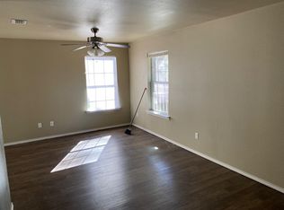 1100 N 2nd St, Longview, TX 75601