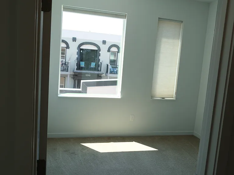 1300 N Ogden St #202 — Photo 16
