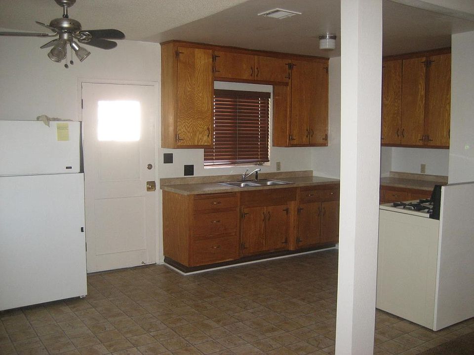 2nd image of 10547 Anderson St