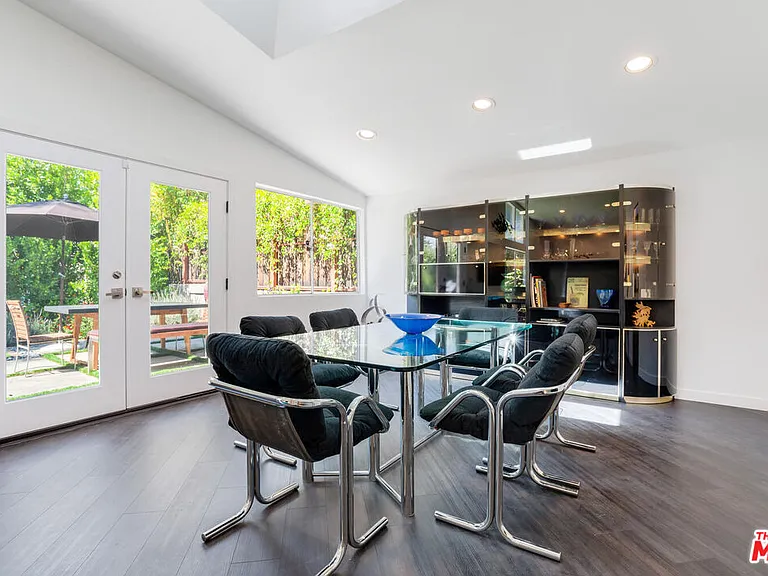 22705 Crespi St — Photo 18
