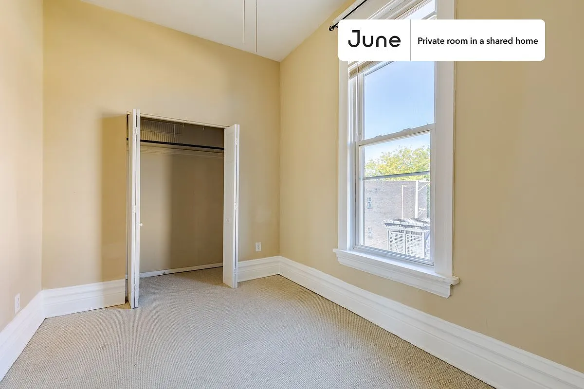 Full bedroom in 4 bed/2 bath home in Wicker Park #1534 A — Photo 3