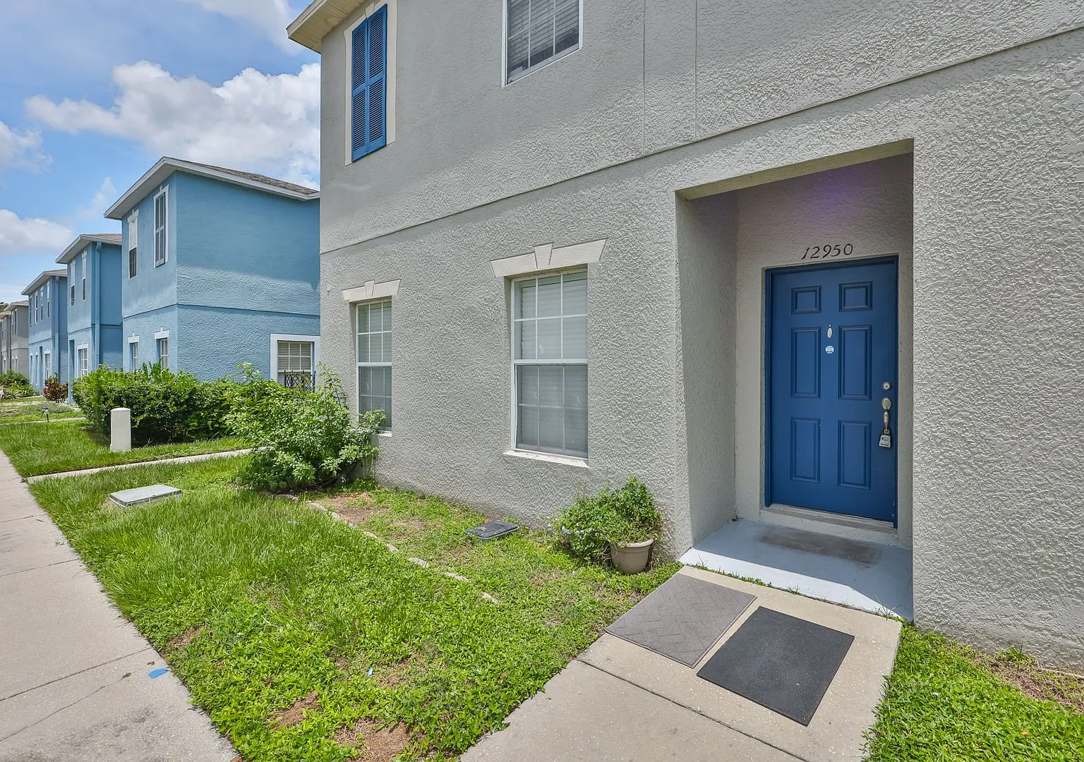 Gorgeous Townhome For Rent — Photo 3