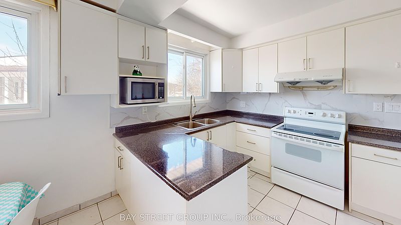 Toronto House for rent - 4 Bedrooms in Toronto