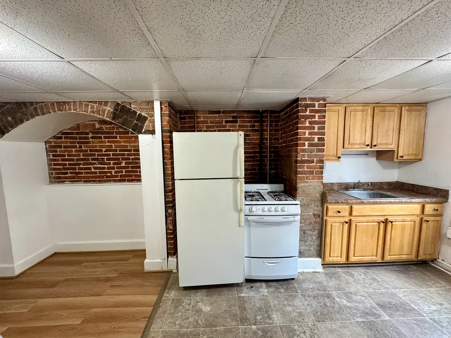 Studio, 650 sqft, $800 — Photo 1