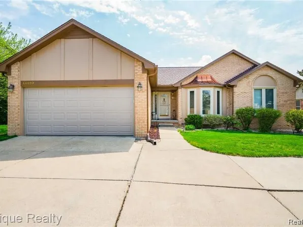 44090 Trent Dr, Clinton Township, MI 48038