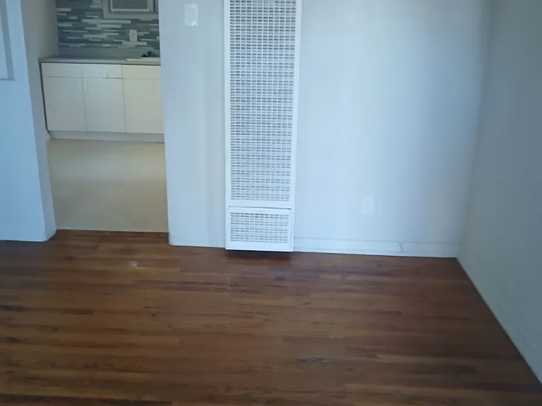617 Douglas St — Photo 3