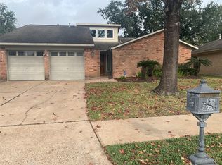 15711 Hickory Knoll Dr, Houston, TX 77059