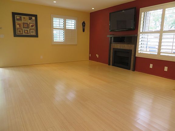3rd image of 556 N Orange Grove Blvd