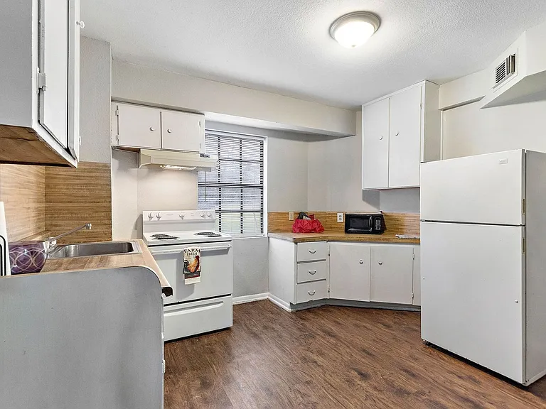 2729 Main St — Photo 30