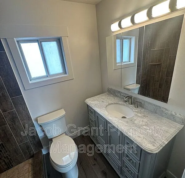 4590 N 15 E — Photo 14