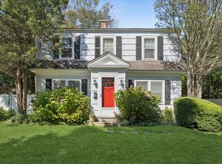 15 Old Town Xing, Southampton, NY 11968