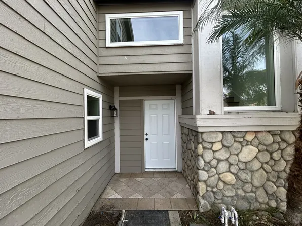 12040 Wood Bridge Dr, Fontana, CA 92337