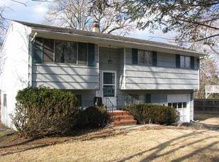 9 Spruce Run Rd, Clinton, NJ 08809