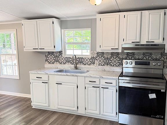 4th image of 110 Tulip Tree Ct