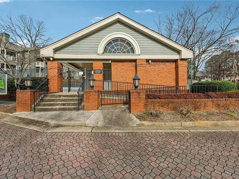434 McGill Pl NE — Photo 32