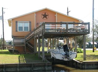 1 Flounder Cir, Freeport, TX 77541