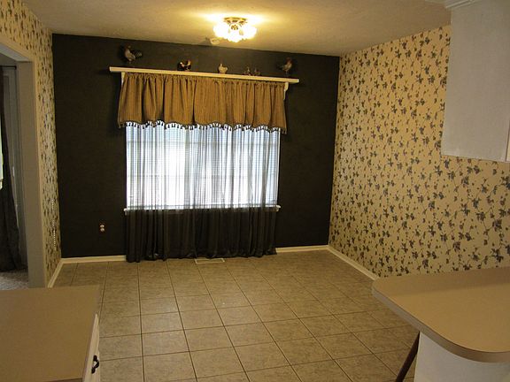 Lots of room for those family gatherings