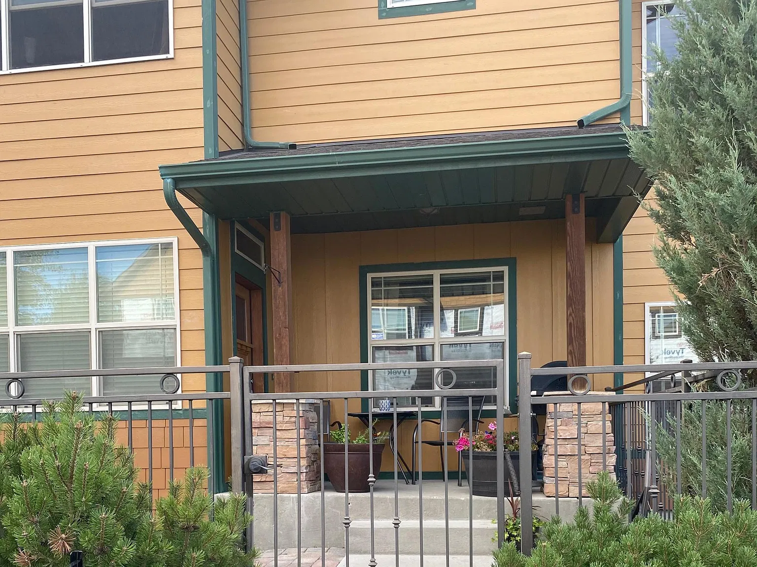 2565 Overlook Blvd — Photo 1