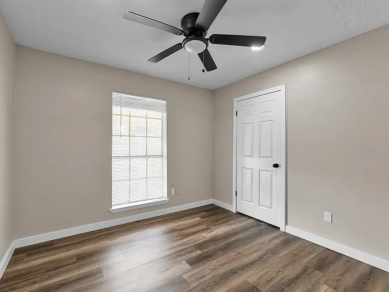 6211 Coachgate Dr — Photo 50