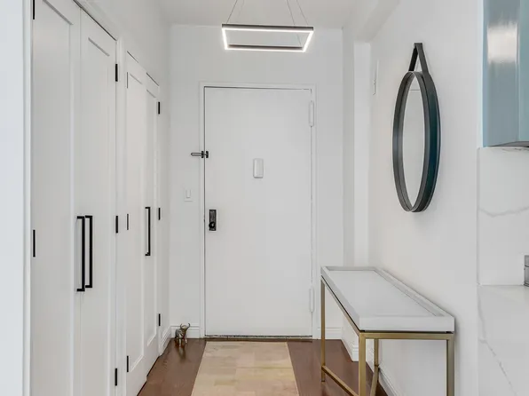 305 East 24th Street image 7 of 9